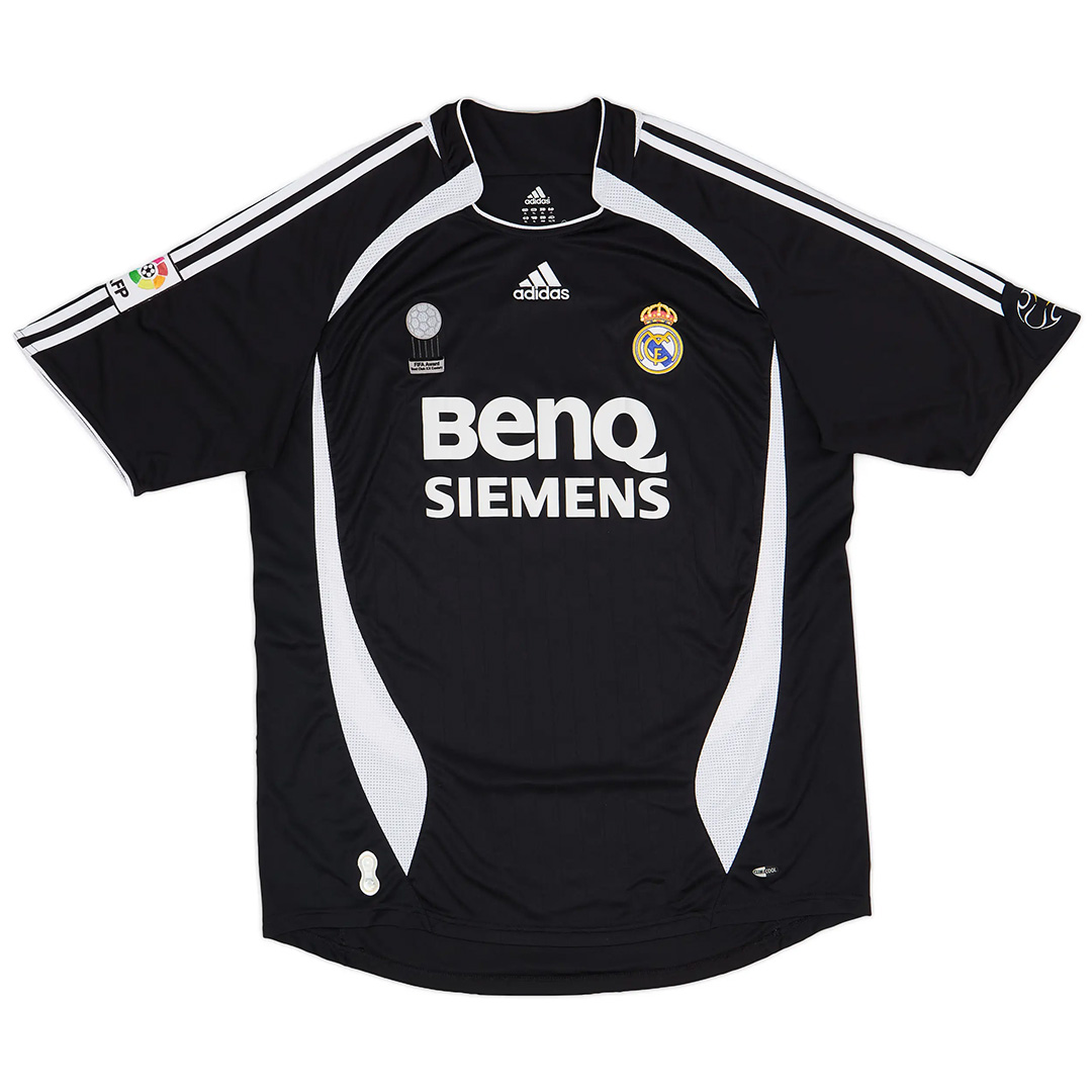 Retro Real Madrid Away Shirt 2006/07