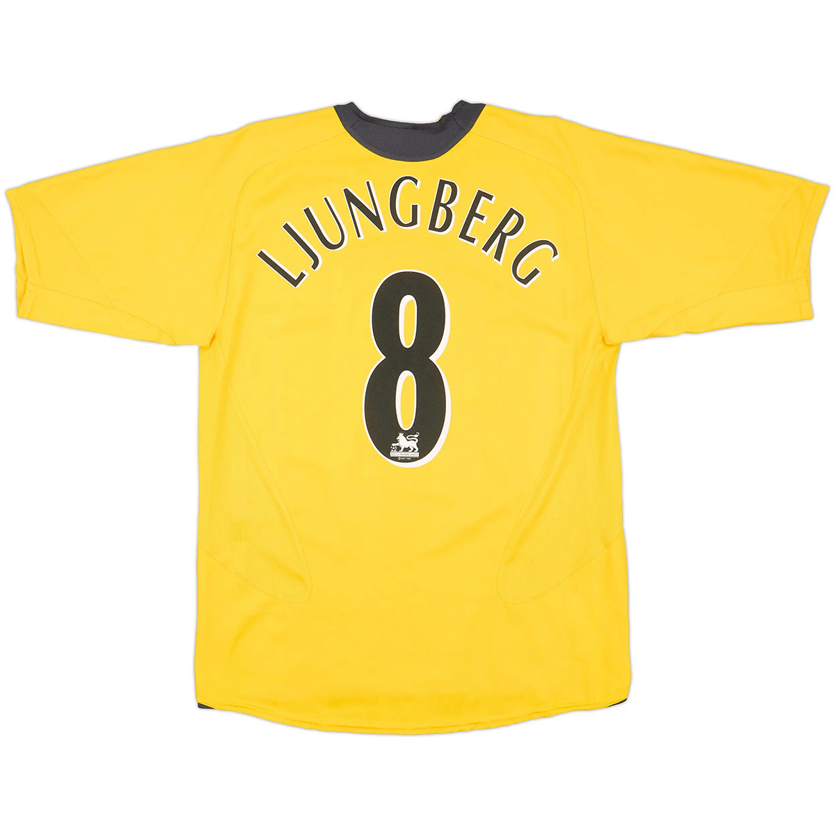 Retro Arsenal Away Shirt 2005/06 Ljungberg #8